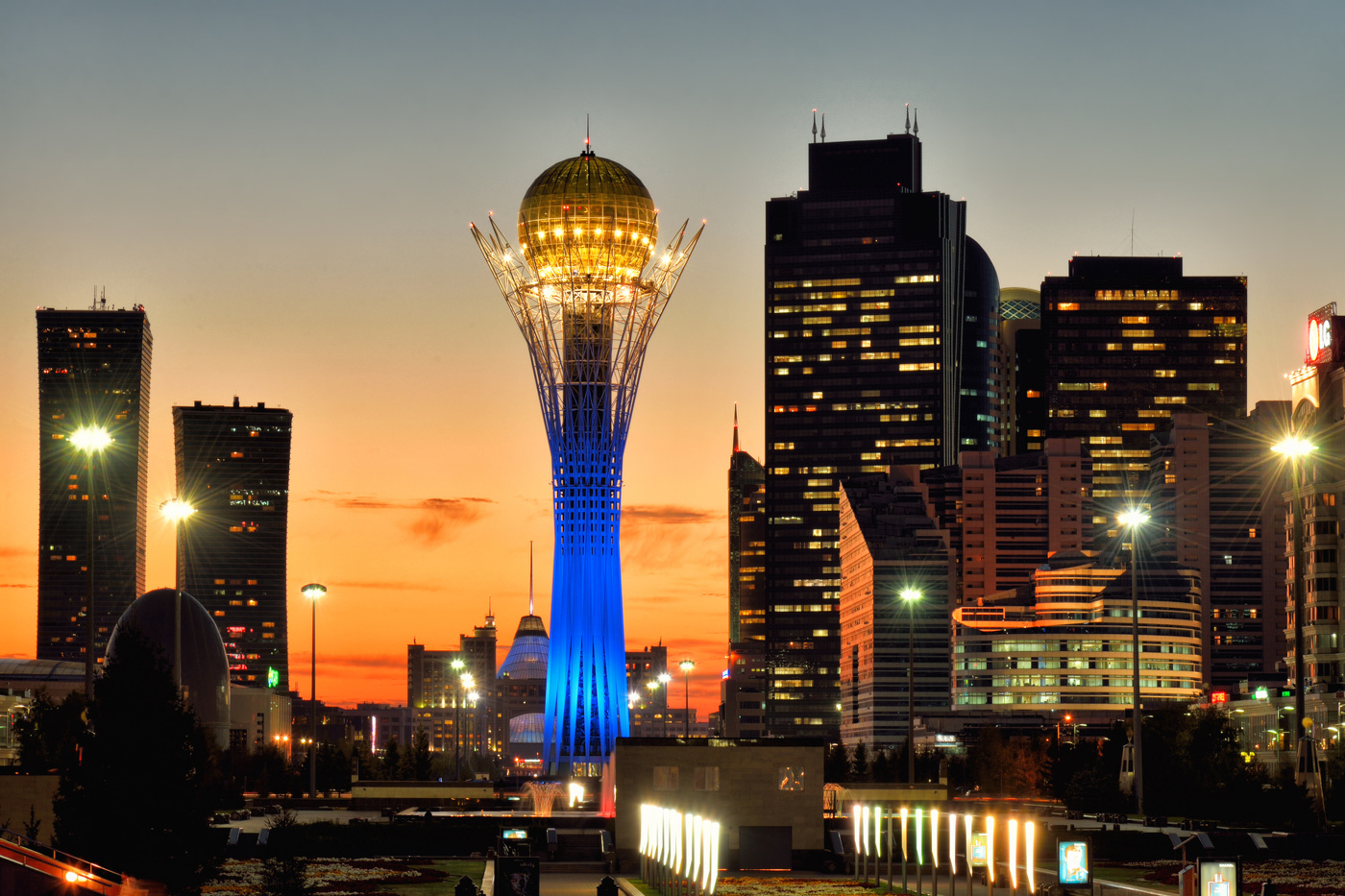 Talan Towers, Байтерек и деловой центр Астаны